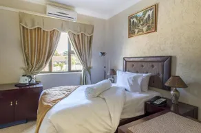 Solace Guesthouse & Spa - Image 4
