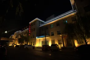 7Days Inn Tangshan South Lake Park - Image 3