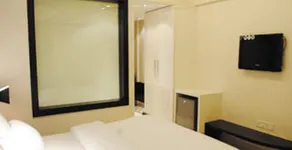 Hotel Landmark - Image 2