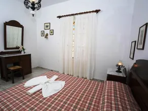 Ostria Paros - Image 3