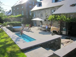 Maison de charme à Crupet et le gîte la suite - Image 4