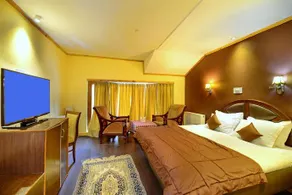 Pine Palace Platinum - Image 2