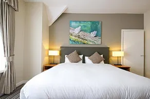 Innkeeper's Lodge Cardiff - Image 2