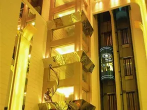 Berlin Holiday Hotel - Image 3