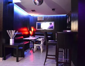 Hostel Theater 011 - Image 4
