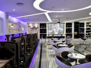 Pengheng Space Capsules Hotel - Image 4