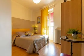 Hotel Le Foch - Image 2