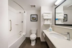 Hampton Inn & Suites Miami Midtown FL - Image 3