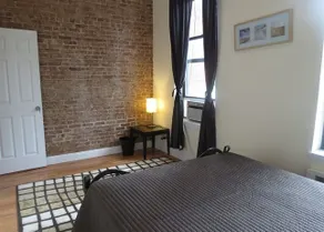 Uptown Madison Deluxe - Image 5