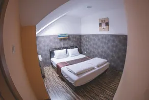 Central Apartman Sopron - Image 5