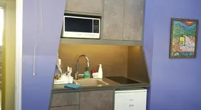Bright, inviting, unique architecture, great location flat - Image 5