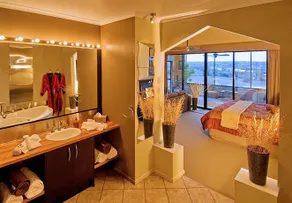 Romantic Getaways at Riverview Rise Retreats - Image 5