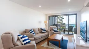 Unit 301 'The Shoal' 6-8 Bullecourt Street - Air con walking to local shops & beach - Image 3