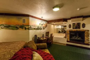 Castle Creek Inn - Image 4