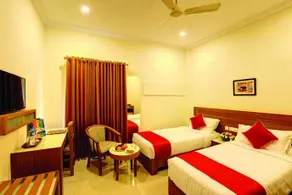 Hotel Floral Park - Image 2
