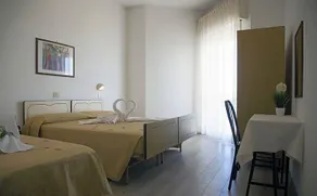 Hotel Dei Cesari - Image 2