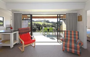 Cedar Cottage Auckland - Image 3
