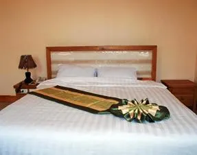 Huong Phong Ho Coc Beach Resort - Image 2