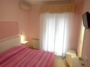 Hotel Linda Sorrento - Image 3