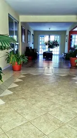 Hotel Plaza Jardín - Image 2