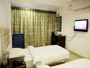 Hotel Anshu Grand - Image 4