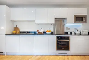 Canary Gateway Apartments - Image 3