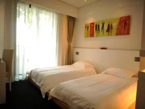 Shanghai Huayi Resort - Image 3