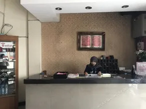 Cherry Garden Hotel - Image 2
