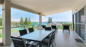 Bimbadeen Penthouse - across the road from Main Beach - Image 4