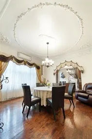 Montreal Chateau - Image 4