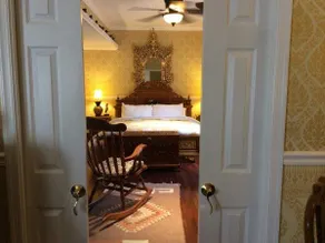 Dover Garden Suites - Image 4