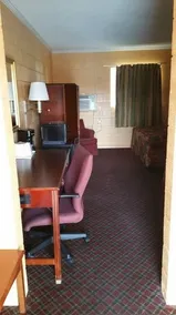 Deluxe Inn - Image 3