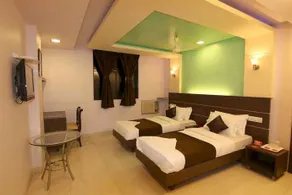 OYO Premium Thane Wagle Industrial Estate - Image 5