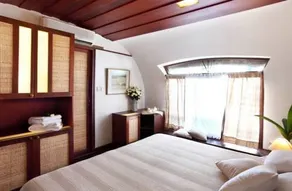 EGH Houseboats - Image 2