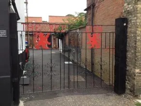 Red Lion - Image 5