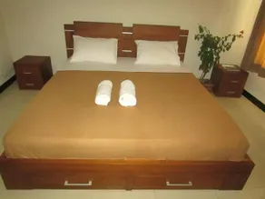 Shore Bar Hotel Lombok - Image 5