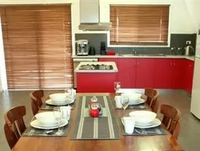Pet Friendly Accommodation Robe - Beachside Getaway - Dog Friendly Holiday House - Image 4