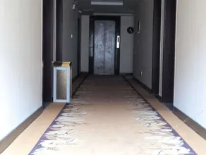 Hualong Business Hotel - Image 4