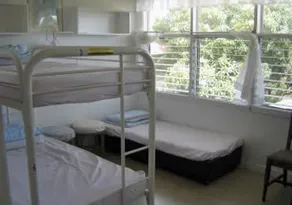 HI Honolulu University Hostel - Image 3
