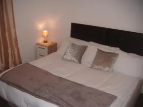 The Village Inn Apartment - Image 3