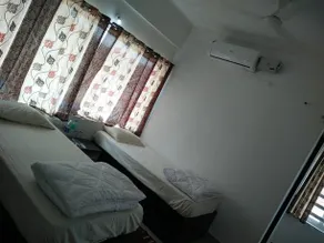 White Palace Tourist Home - Image 5