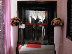 Huapeng International Hotel - Image 4