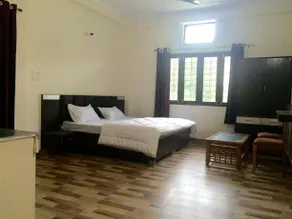 Hotel Vishwa Chandra Palace - Image 3