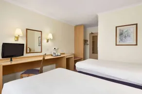 Days Inn by Wyndham Chester East - Image 2
