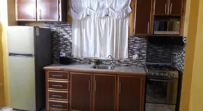 Wallace Holiday Apartments - Image 3