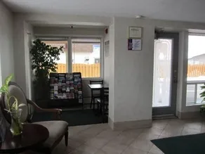 Value Inn Ottawa - Image 3