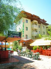 Club Petunya Apartments - Image 5