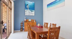 3 'Ambleside' 9 Shoal Bay Avenue - air con, WIFI and close to the water and Shoal Bay shops - Image 2