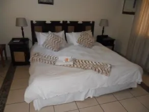 Beverly Hills Guest Lodge - Image 2