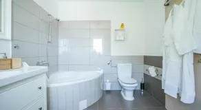House Longo - Image 4